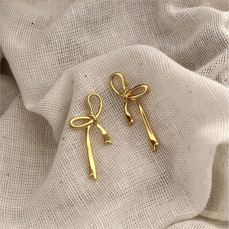 Ribbon Ear Studs