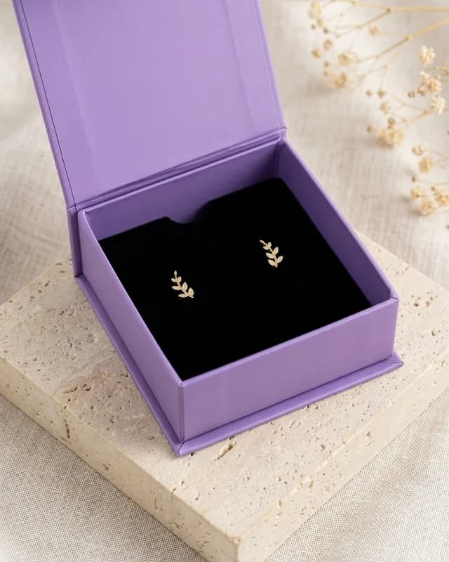 Leaf Ear Studs Gold 3