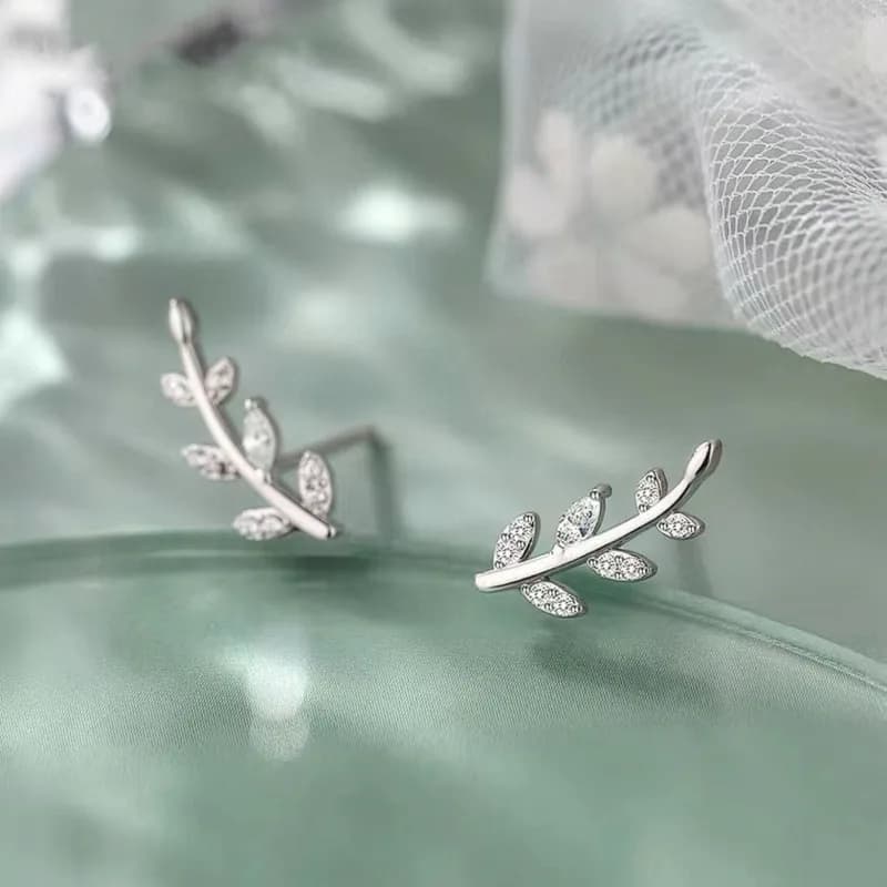 Leaf Ear Studs White Gold 2