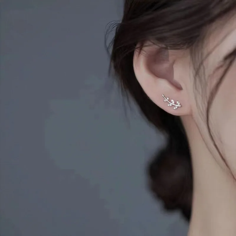 Leaf Ear Studs White Gold 3